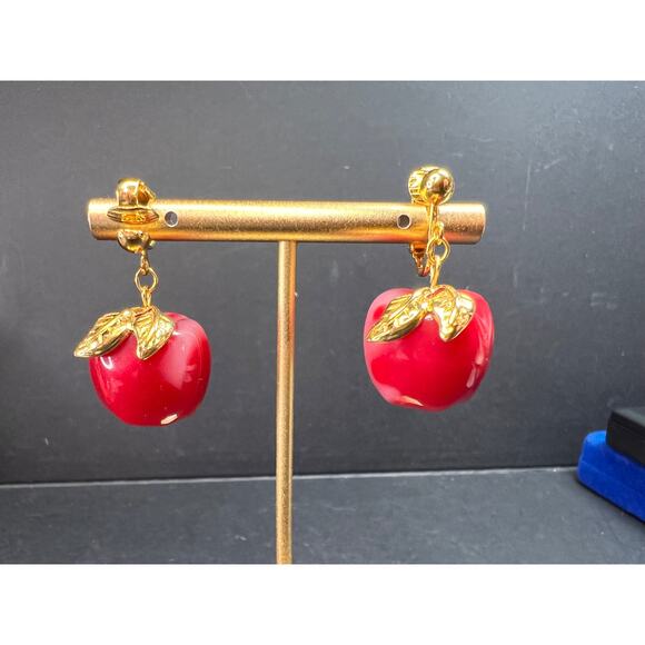 Avon "Apple A Day" Vintage Clip Earrings | Red Lucite Dangle Costume Jewelry - Picture 4 of 15